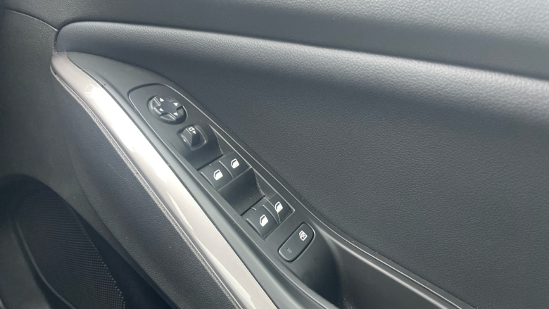 Vauxhall Grandland 1.2 Turbo SE 5dr Petrol Hatchback